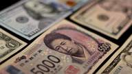 Den japanske yen steg til 155,8 JPY/USD efter signaler fra centralbanken.