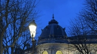 Paris: Alami Kota Cahaya pada waktu subuh bersama Tang Thanh Ha.