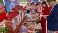 Erfgoedboekenbeurs op het Con Son - Kiet Bac Lentefestival - een plek waar kennis en de toekomst samenkomen.