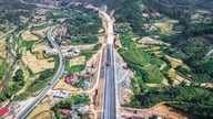 Ystävyys - Chi Lang Expressway (11,8 biljoonaa VND): Pyritään saattamaan maan raivaus päätökseen ennen 15. maaliskuuta 2026.