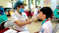 Da regelmäßige zahnärztliche Kontrolluntersuchungen in Vietnam nicht üblich sind, leiden über 90 % der Vietnamesen an Mundkrankheiten.