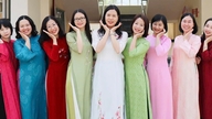 Kvinder i Son La stråler klart under "Ao Dai-ugen".