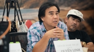 Quyền Linh esittelee tekniikoita nuorille näyttelijöille.