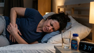Dolor de estómago por la noche: ¿Qué lo causa y cuándo se debe consultar a un médico?