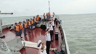 Afbeelding van het raketfregat 016 - Quang Trung dat aanmeert bij de Australische marinebasis.