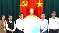 Avisen Saigon Liberation donerer kort til Dong Nai-provinsen.