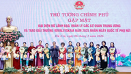 Til ære for generationer af vietnamesiske kvinder, der har dedikeret sig helhjertet til deres arbejde.
