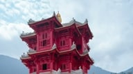 Bac Ninh: Synet af den livlige røde Hoa Nghiem-pagode midt i en lotusdam går viralt på sociale medier.