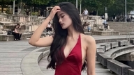 Manh Truong und seine Frau gingen mit Huyen Lizzie in den Tempel; Miss Vietnam Y Nhi sah sehr sexy aus.