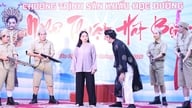 Traditionelle operakunstnere fra Ho Chi Minh City bringer overraskelser til skolerne.