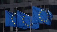 Presset for at hæve renten stiger blandt de europæiske centralbanker i takt med at oliepriserne overstiger 119 dollars.