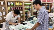 Le premier jour de commercialisation de l'iPhone 17e, le nombre de clients était faible.