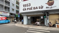Ba Lus Filterkaffee-Café, über 70 Jahre alt in Cho Lon: Warum taucht plötzlich ein neues Geschäft auf?