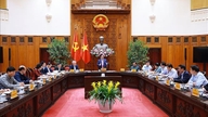 Premiér Pham Minh Chinh: Řízení cen benzinu a nafty způsobem, který harmonizuje zájmy státu, lidí a podniků.