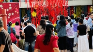הוצאה של 64 מיליון דונג וייטנאמי כדי "לשריין" מקום לילדך בבית ספר בינלאומי פירושה אובדן המקום אם הוא לא יגיע אליו.