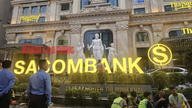 ធនាគារ SACOMBANK បានបង្ហាញសំណើរផ្លាស់ប្តូរឈ្មោះ និងទីតាំងការិយាល័យកណ្តាលរបស់ខ្លួនទៅកាន់កិច្ចប្រជុំភាគទុនិក។