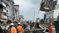 Hanoi gestionó rápidamente el incidente de un poste de electricidad caído en la calle De La Thanh.