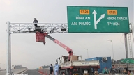 Propunem finalizarea elementelor necesare pentru a facilita colectarea temporară a taxelor de drum atunci când autostrada expresă Bien Hoa - Vung Tau va deveni operațională.