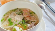 Wok-nudler i Phu Quoc-stil serveret på 5-stjernede hoteller.