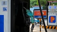 Polttoaineiden hinnat nousivat voimakkaasti 19. maaliskuuta kello 23.00 alkaen, ja jotkut polttoainetyypit kallistuivat lähes 8 000 VND/litra.