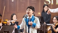 Duong Duc Hai è un adolescente di talento che "coraggiosamente" si dedica all'opera.