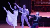 Nikmati balet klasik Rusia seperti 'The Nutcracker' dan 'Romeo and Juliet' betul-betul di tengah-tengah Hanoi.
