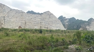 Supraaglomerarea gropilor de gunoi din vechea zonă Kinh Mon.