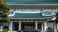 Korea Selatan mengurangi penggunaan kendaraan pemerintah melalui sistem "rotasi 5 hari" untuk menghemat bahan bakar.