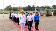 A 2025-ös év kiemelkedő fiatal vietnami személyiségei beszámolnak eredményeikről és meglátogatják Ho Si Minh elnök mauzóleumát.