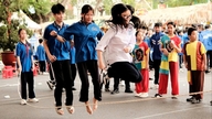 Traditionelle folkelege fylder luften ved Le Chan Female General Traditional Festival i 2026.