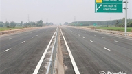 Dong Nai eyaletinden geçen Bien Hoa - Vung Tau otoyolunun 18 kilometreden fazla bölümünün trafiğe açılmasında birçok zorluk ve engelle karşılaşıldı.