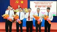 Hr. Pham Van Phuc blev genvalgt som formand for Folkerådet i Nui Cam kommune.