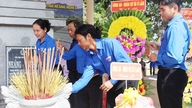 เพื่อเป็นการแสดงความเคารพต่อวีรบุรุษแห่งกองทัพประชาชน เนียง เหงียส