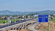 Sejumlah jalan tol utama di Vietnam Tengah dan Dataran Tinggi Tengah diperkirakan akan dibuka untuk lalu lintas pada tanggal 30 April.