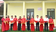 Bac Ninh Provincial Røde Kors indviede og overrakte en skolekantine i Tam Tien Kommunes børnehave.