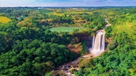 Admirez la beauté de la cascade de Phu Cuong