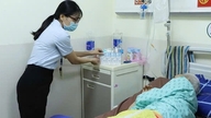 Het oncologisch ziekenhuis van Ho Chi Minh-stad voert een gratis vaccinatieprogramma en kankerscreening voor het publiek uit.
