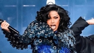 Cardi B:n 3-in-1-asun suunnitteli Do Long seitsemässä päivässä.