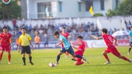 Mii de fani au aclamat echipa în timp ce Quang Ngai a învins-o pe Dak Lak cu 1-0.