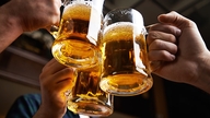 Der vil blive pålagt en bøde på 3 millioner VND for at drikke alkohol eller øl i arbejdstiden.