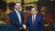 Premierminister Pham Minh Chinh modtager den britiske ambassadør i Vietnam.