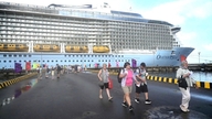 Designing specialized tours for tourists arriving in Hue from international cruise ships.