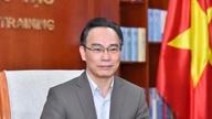 Profesor Madya Dr. Hoang Minh Son memegang jabatan sebagai Menteri Pendidikan dan Pelatihan.