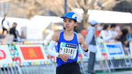 Kolme Pocari Sweat Dream Project 2026 -projektin edustajaa todistaa kykynsä Tokion maratonilla 2026.