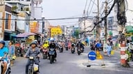 Quelle unité poursuivra le projet après la réorganisation des comités de gestion de projet au niveau communal à Hô Chi Minh-Ville ?