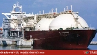 Et skib med 27.000 tons LNG er lagt til kaj i havnen i Ho Chi Minh City.