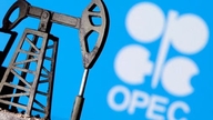A OPEP+ está aumentando a produção de petróleo em 206.000 barris por dia em maio de 2026, em meio à alta dos preços do petróleo.