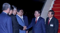Det permanente medlem af Centralkomitéens sekretariat, Tran Cam Tu, ankommer til Techo Lufthavn og indleder sit officielle besøg i Cambodja.