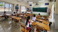 Dnes ráno mělo 220 studentů ze základní školy Binh Quoi Tay v Ho Či Minově Městě volno.