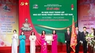 Teatrul de Artă Contemporană din Vietnam primește Medalia Muncii de Clasa a III-a.